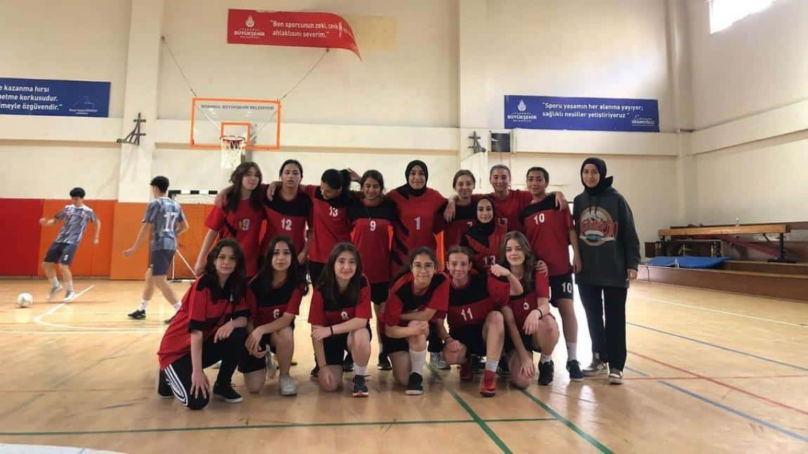 Okul Kız Futsal Takımımız İlçe 3.sü Oldu